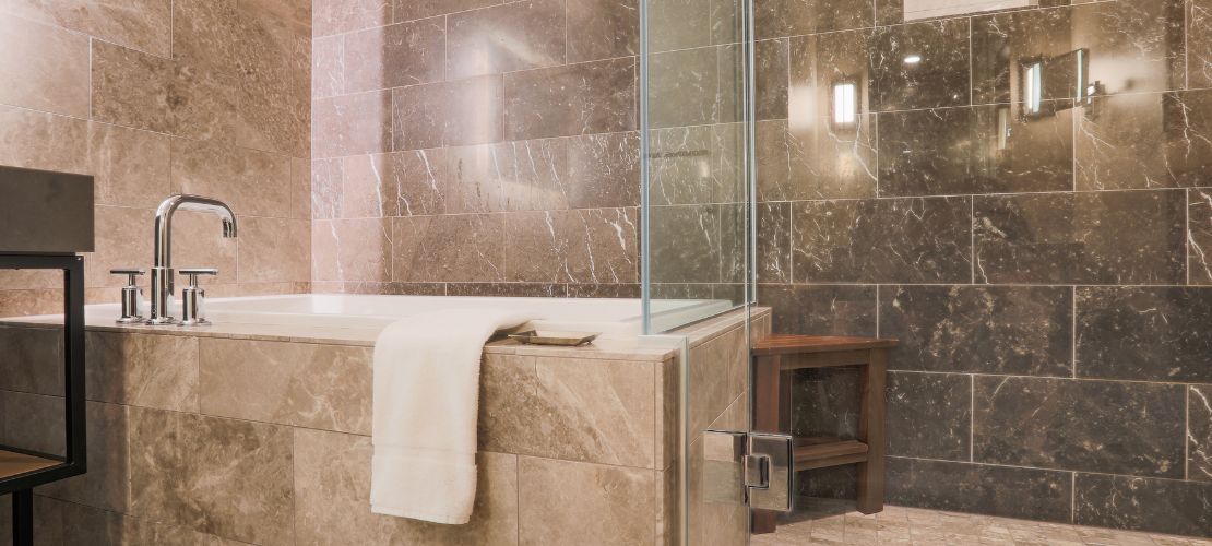 Comment adopter le marbre dans une salle de bain ?