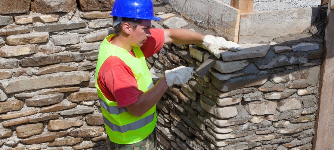Quel est le prix pour la rénovation d'un mur en pierre ?